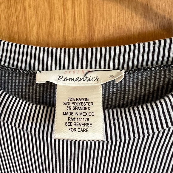 Cute flowy armed long sleeve - Picture 6 of 6